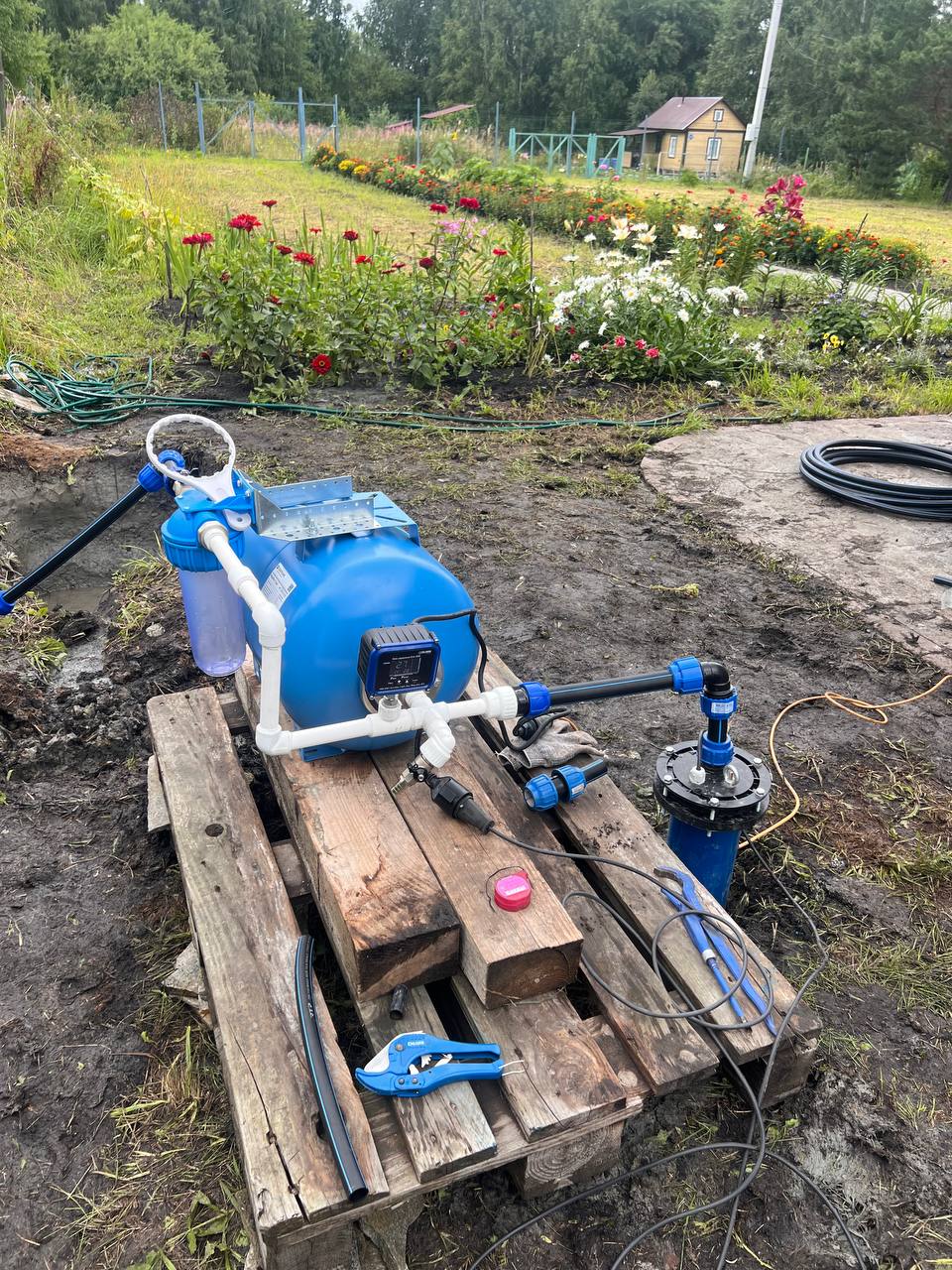 Как проходит установка обсадных труб в скважине